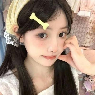 俏丽佳人